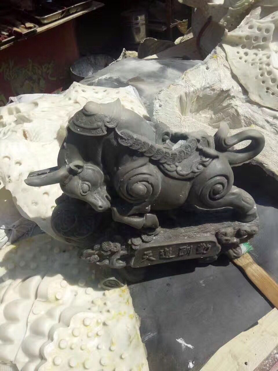 如何使用工業(yè)級模具硅膠制作模具？