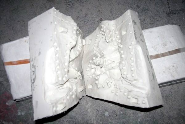 如何避免模具硅膠制品破裂？