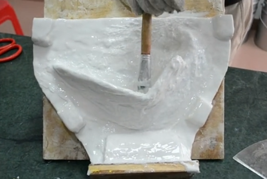 模具硅膠操作方法有幾種？